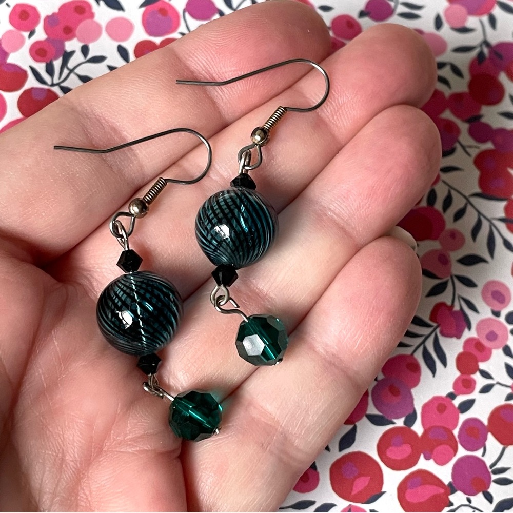 Gorgeous vtg/modern swirled art glass orb dangle earrings boho whimsigoth